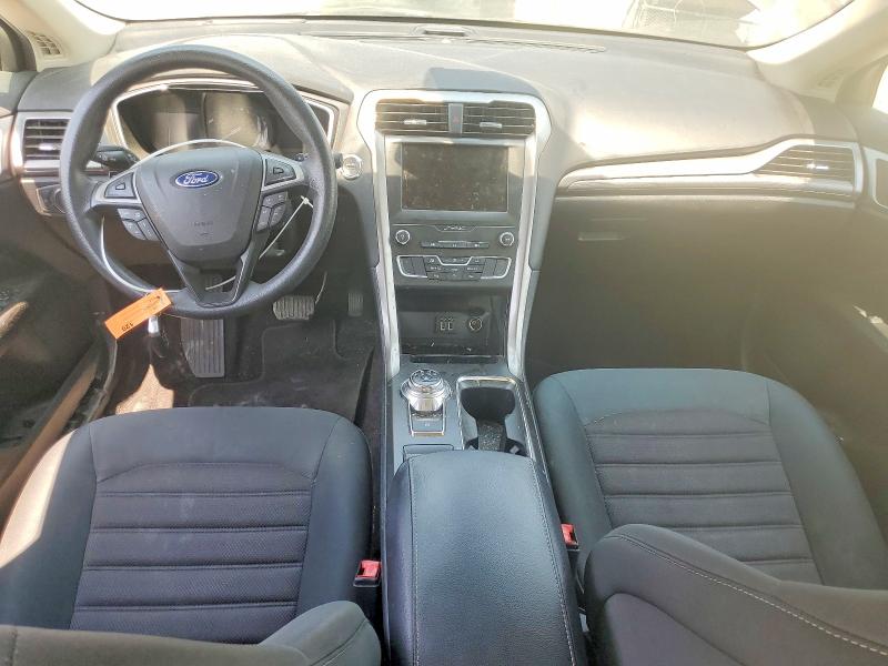 Photo 8 from auction – 2019 FORD FUSION with VIN 3FA6P0HD4KR135553