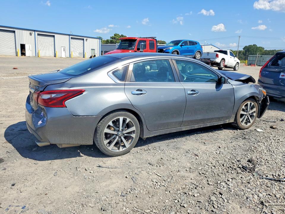 Photo 3 from auction – 2017 NISSAN ALTIMA with VIN 1N4BL3AP7HC183393