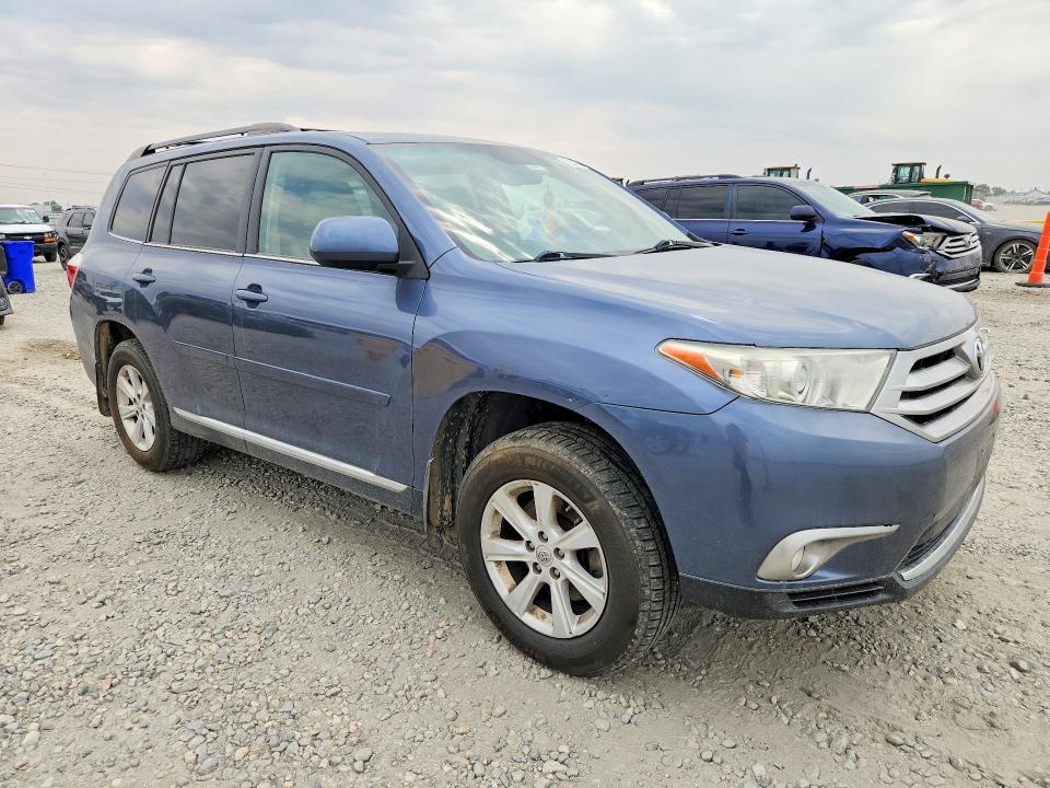 Photo 4 from auction – 2013 TOYOTA HIGHLANDER with VIN 5TDBK3EH8DS186859