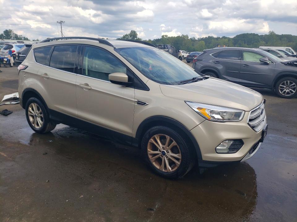 Photo 4 from auction – 2018 FORD ESCAPE with VIN 1FMCU0GD2JUC88376
