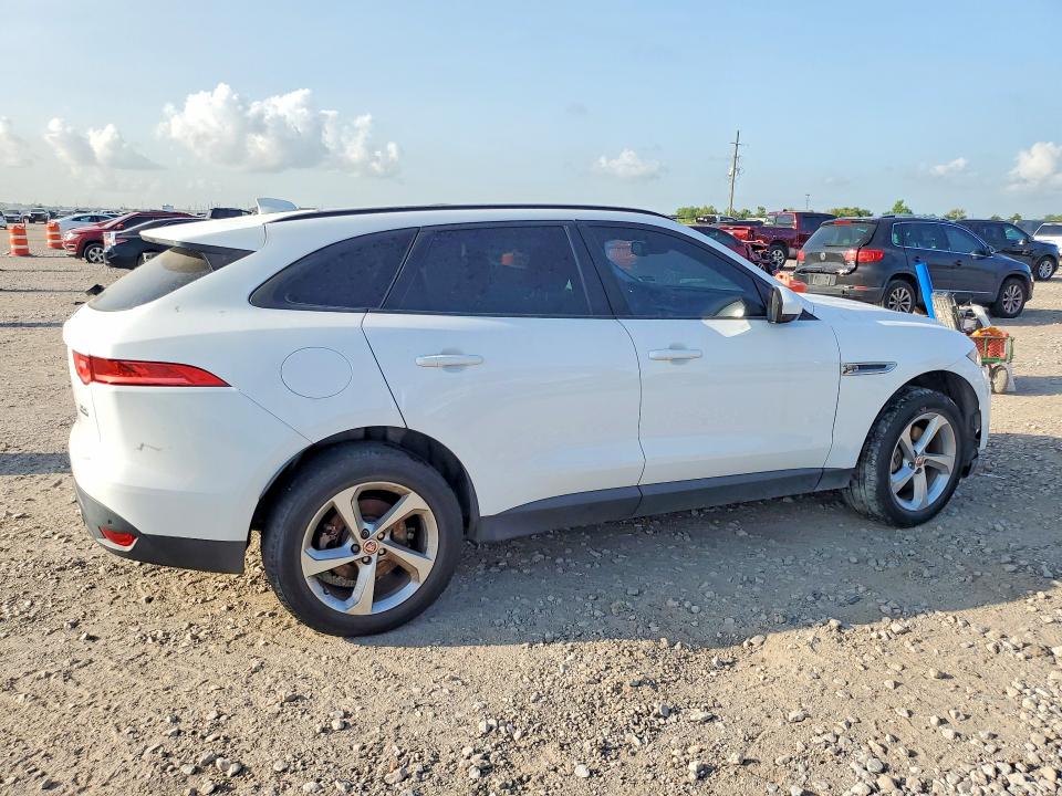 Photo 3 from auction – 2017 JAGUAR F-PACE with VIN SADCJ2BV3HA884024