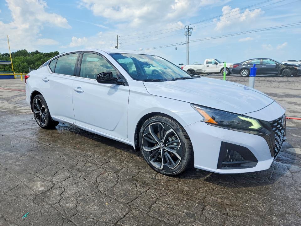 Photo 4 from auction – 2023 NISSAN ALTIMA with VIN 1N4BL4CW9PN353959