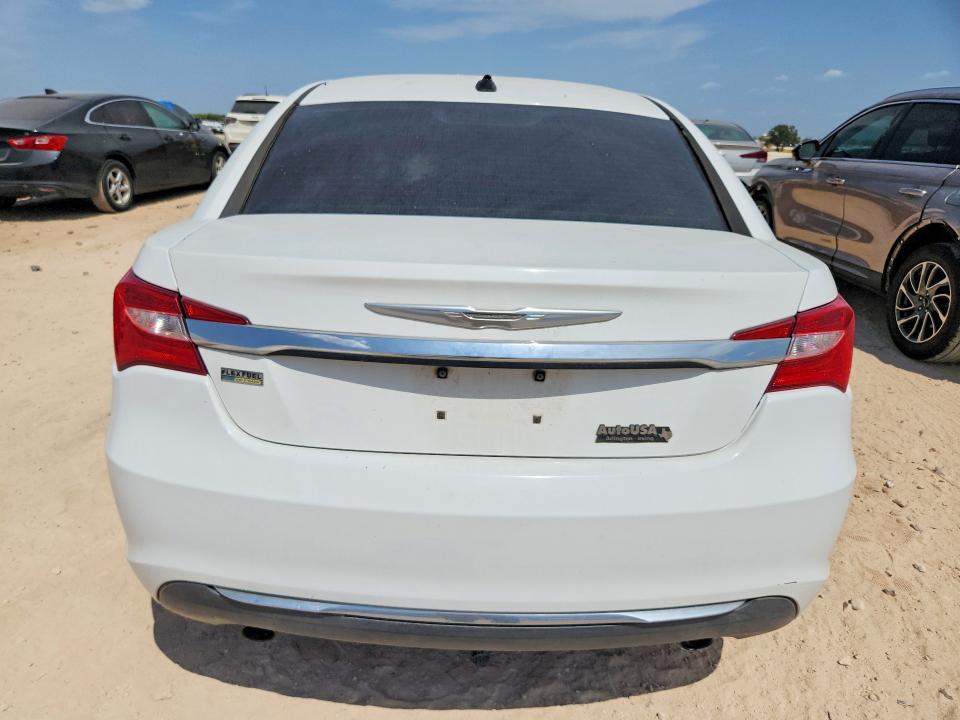 Photo 6 from auction – 2014 CHRYSLER 200 with VIN 1C3CCBBG8EN114529