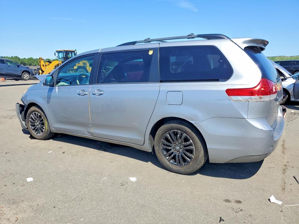 Photo 2 from auction – 2013 TOYOTA SIENNA with VIN 5TDYK3DC7DS309177