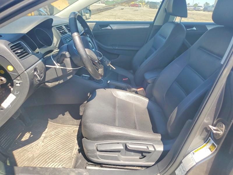 Photo 7 from auction – 2017 VOLKSWAGEN JETTA with VIN 3VWDB7AJ0HM292587