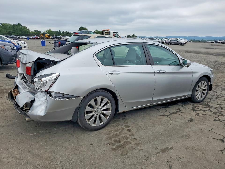 Photo 3 from auction – 2014 HONDA ACCORD with VIN 1HGCR2F7XEA119583