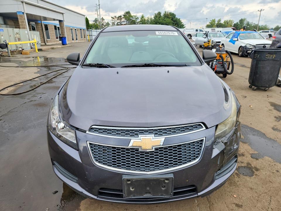 Photo 5 from auction – 2011 CHEVROLET CRUZE with VIN 1G1PC5SH9B7131730
