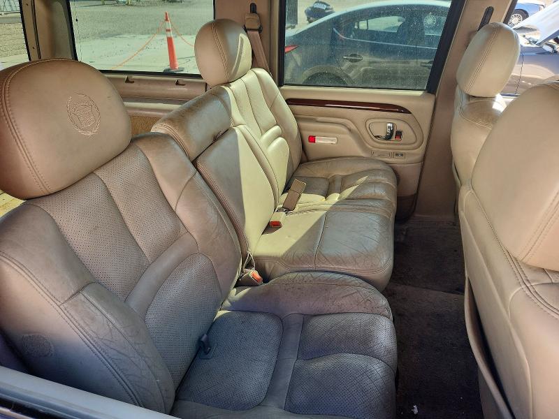 Photo 10 from auction – 2000 CADILLAC ESCALADE with VIN 1GYEK63R3YR180864