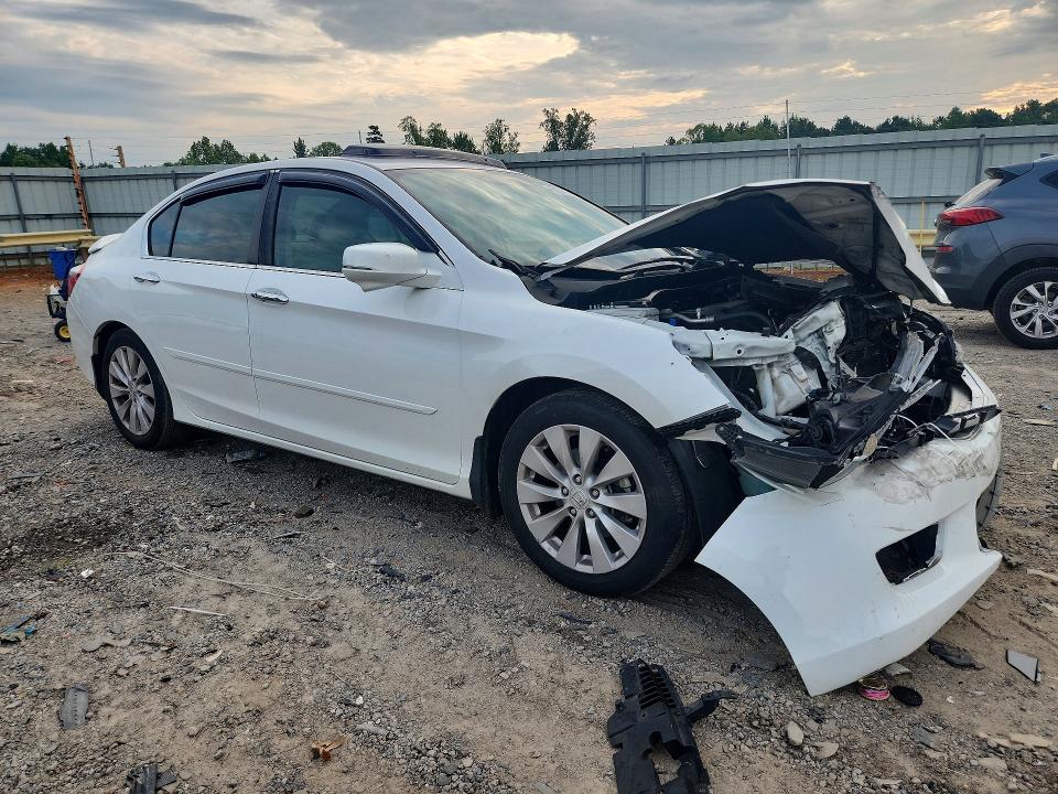 Photo 4 from auction – 2014 HONDA ACCORD with VIN 1HGCR2F7XEA199807