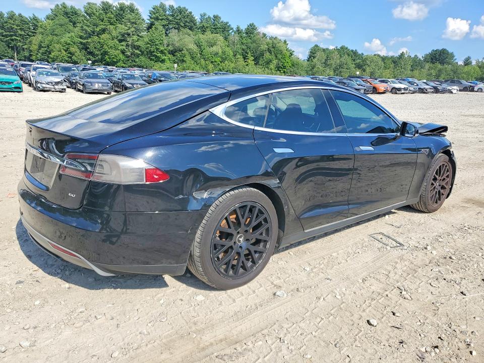 Photo 3 from auction – 2013 TESLA MODEL S with VIN 5YJSA1CG6DFP07616