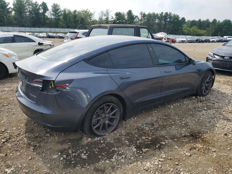 Foto 3 de la subasta – 2021 TESLA MODEL 3 con VIN 5YJ3E1EB4MF860053