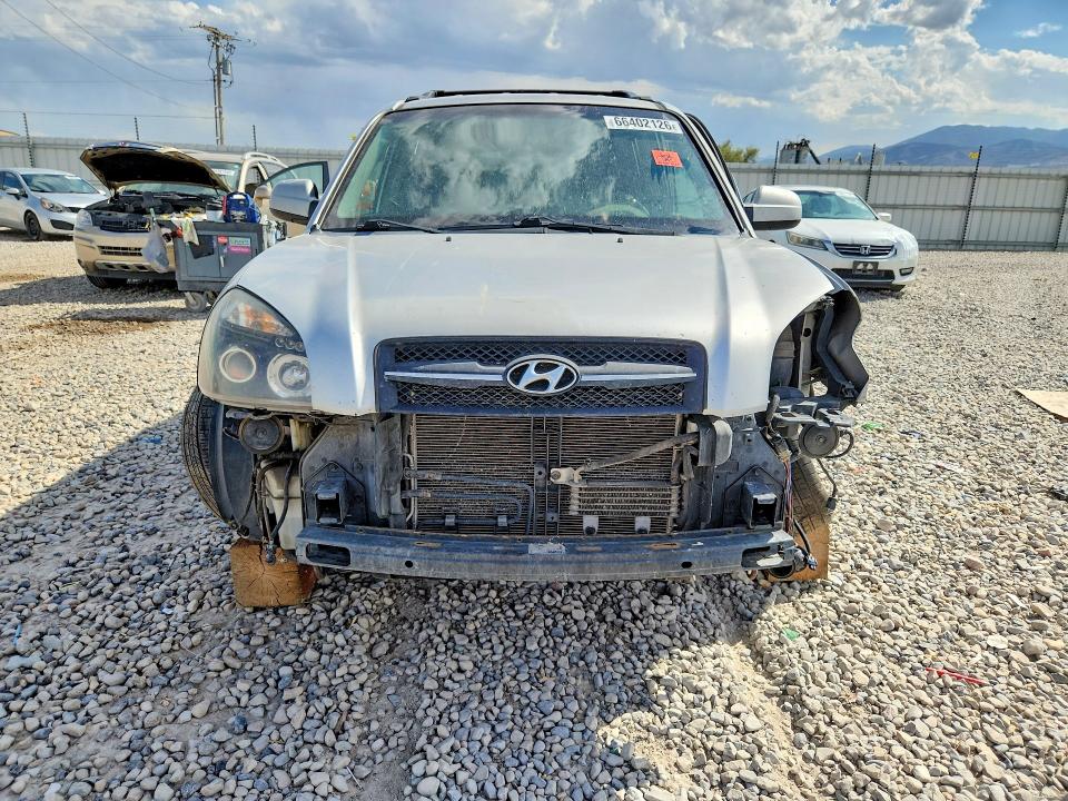 Photo 5 from auction – 2007 HYUNDAI TUCSON with VIN KM8JN72D47U528086