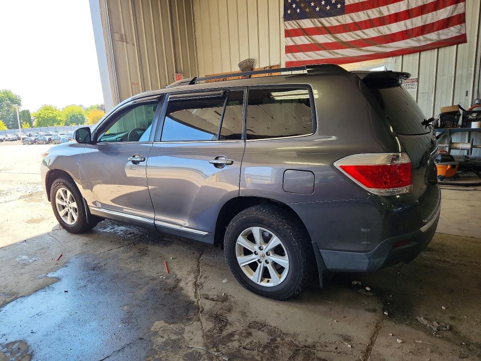 Снимка 2 от търг – 2011 TOYOTA HIGHLANDER с VIN 5TDZA3EH4BS010311