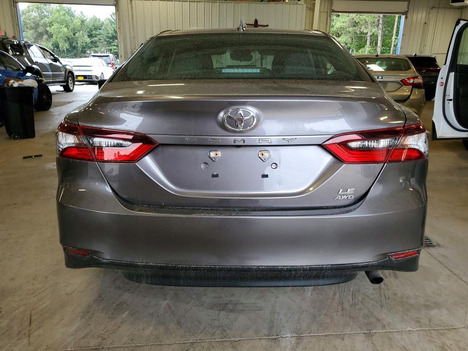 Photo 6 from auction – 2022 TOYOTA CAMRY with VIN 4T1C11BK3NU066925