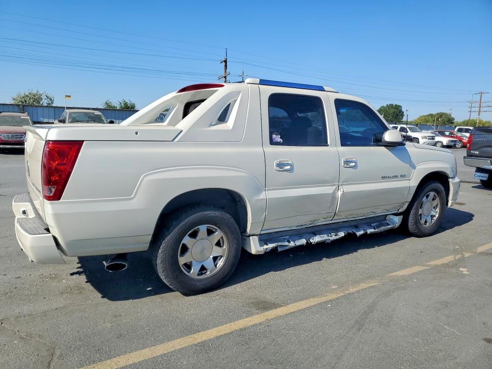 Photo 3 from auction – 2002 CADILLAC ESCALADE with VIN 3GYEK63N22G227256