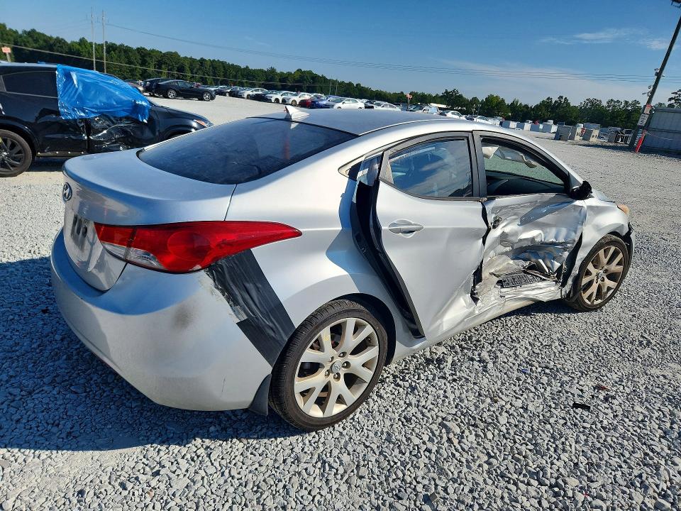 Photo 3 from auction – 2013 HYUNDAI ELANTRA with VIN KMHDH4AE3DU506363