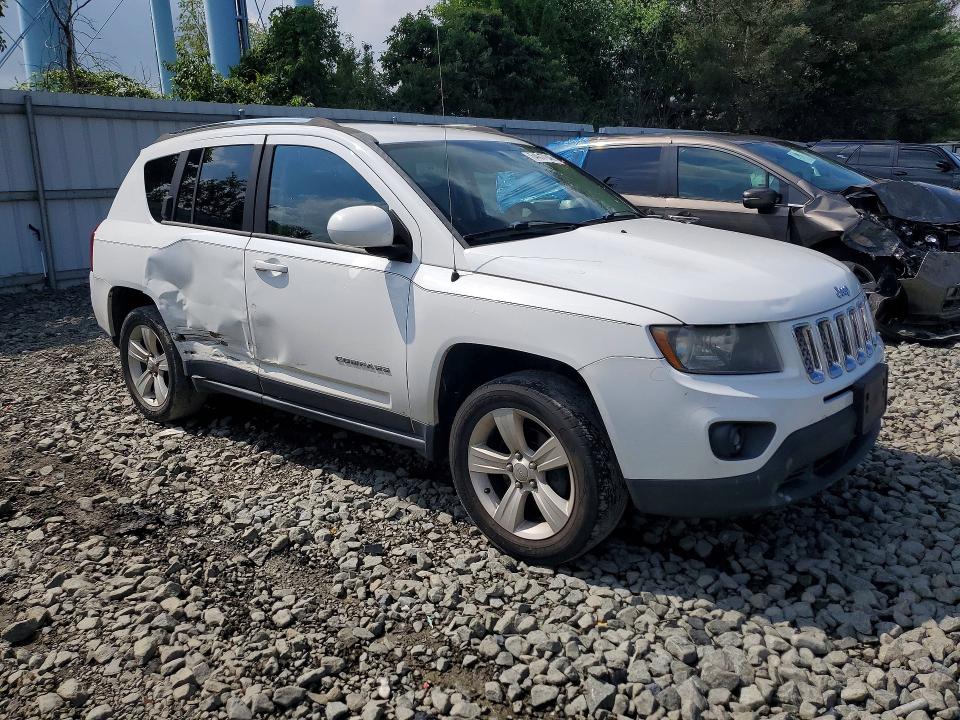Снимка 4 от търг – 2014 JEEP COMPASS с VIN 1C4NJDEB4ED509044