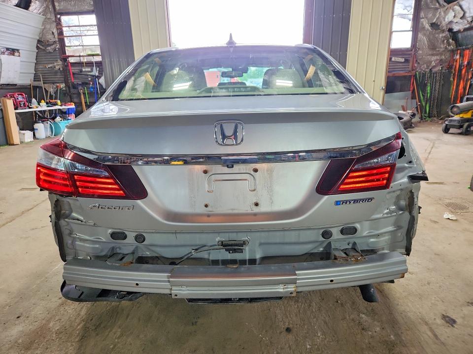 Photo 6 from auction – 2017 HONDA ACCORD with VIN JHMCR6F56HC011652
