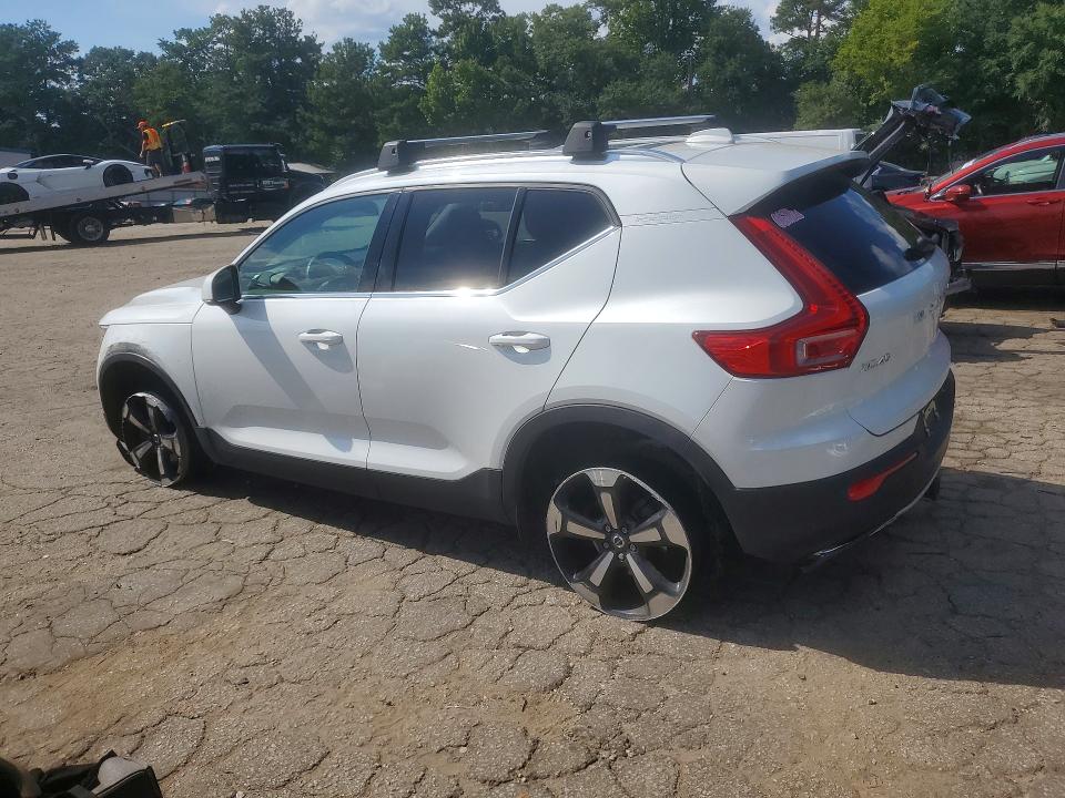 Photo 2 from auction – 2019 VOLVO XC40 with VIN YV4162UL8K2102878