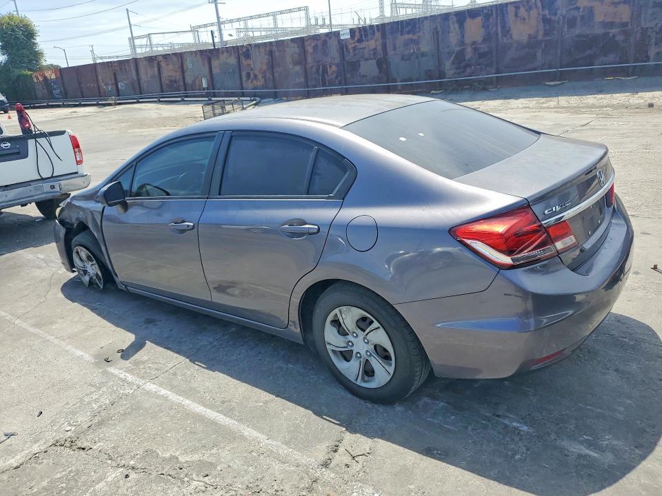 Photo 2 from auction – 2015 HONDA CIVIC with VIN 2HGFB2F50FH522166