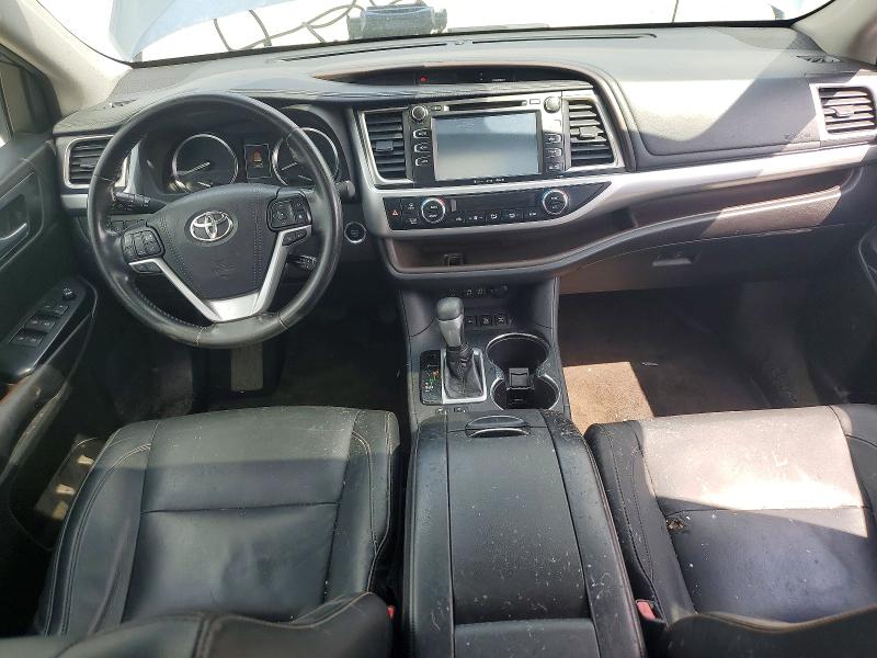 Photo 8 from auction – 2018 TOYOTA HIGHLANDER with VIN 5TDJZRFH5JS819080