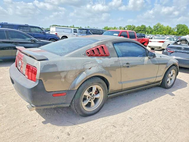 Photo 3 from auction – 2005 FORD MUSTANG with VIN 1ZVFT82H055119130
