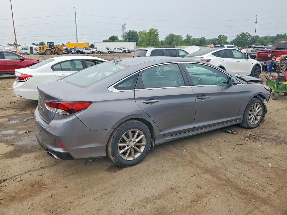 Photo 3 from auction – 2018 HYUNDAI SONATA with VIN 5NPE24AF8JH710388