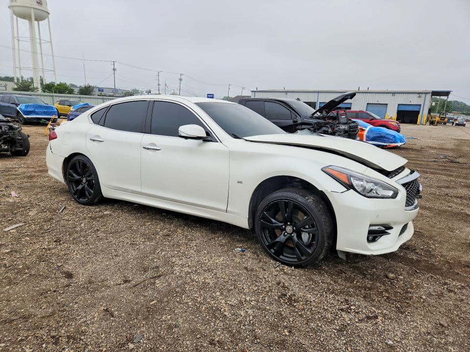 Photo 4 from auction – 2018 INFINITI Q70 with VIN JN1AY1AR3JM120002