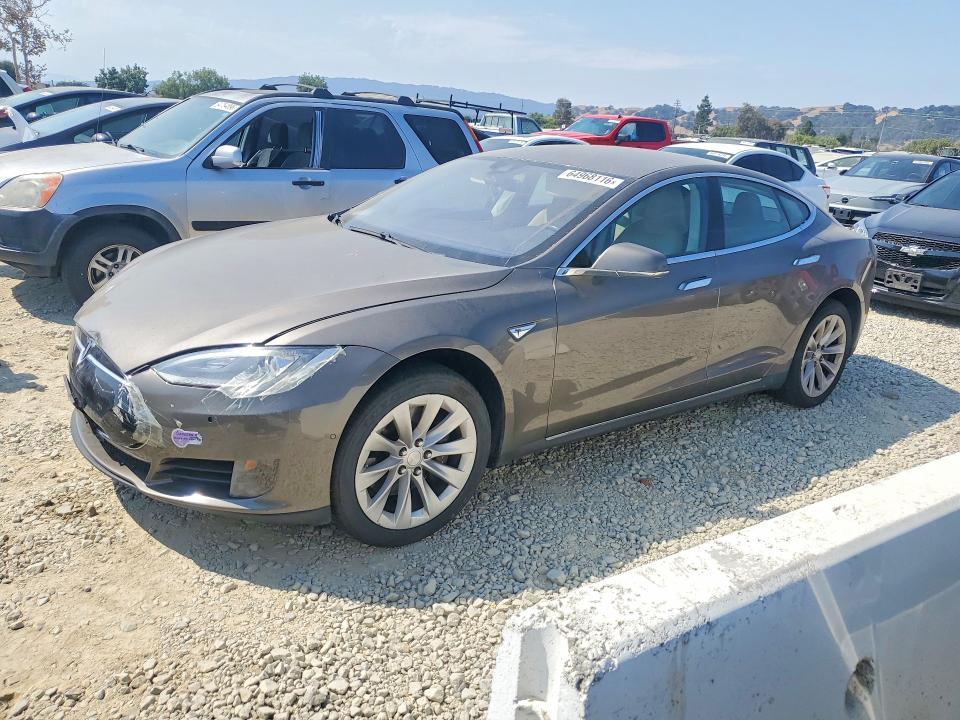 TESLA MODEL S 2016 with VIN 5YJSA1E13GF133974 - Photo from auction