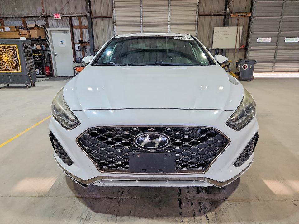 Photo 5 from auction – 2018 HYUNDAI SONATA with VIN 5NPE34AF2JH611367