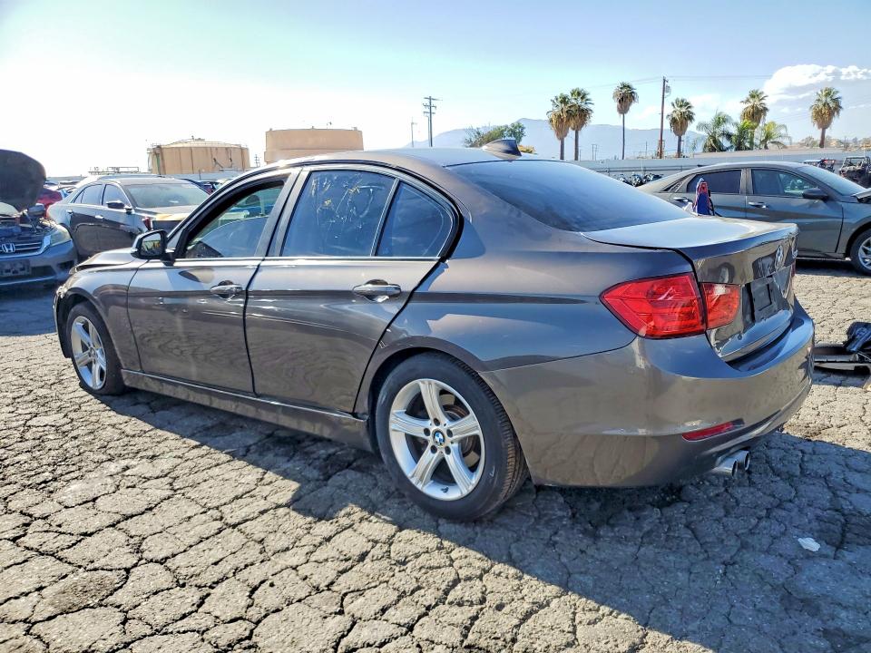Photo 2 from auction – 2013 BMW 328 with VIN WBA3A5C54DF601104