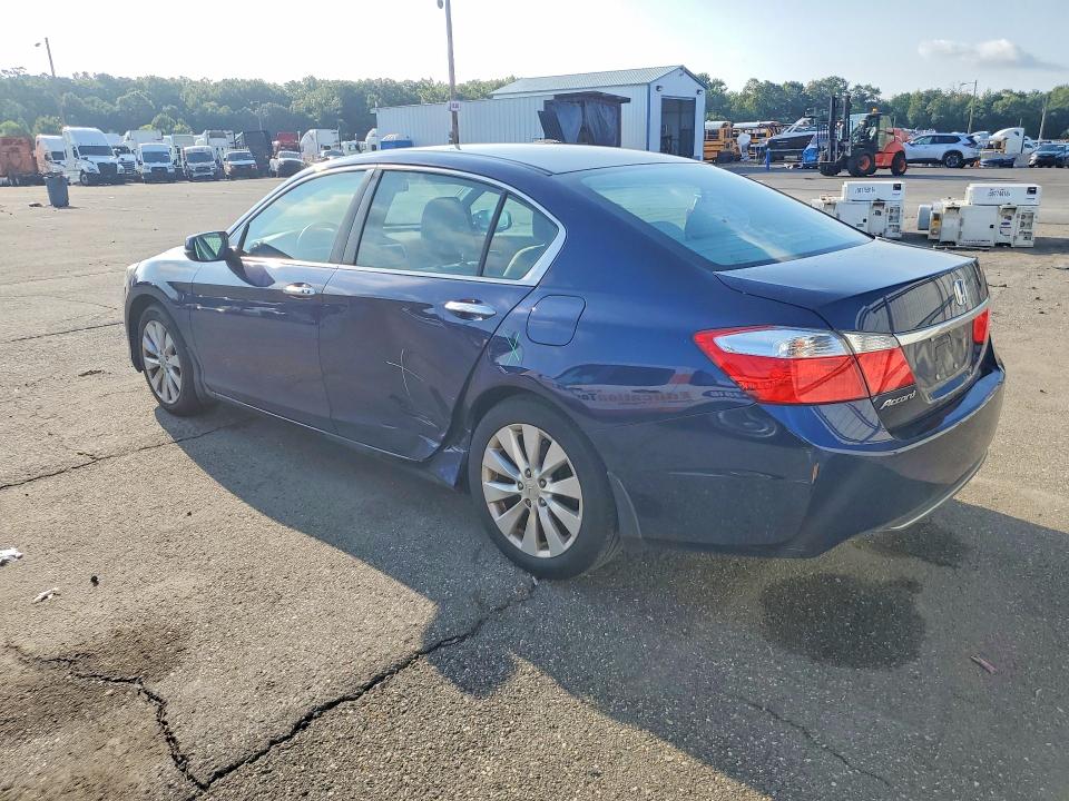 Photo 2 from auction – 2014 HONDA ACCORD with VIN 1HGCR2F75EA306567