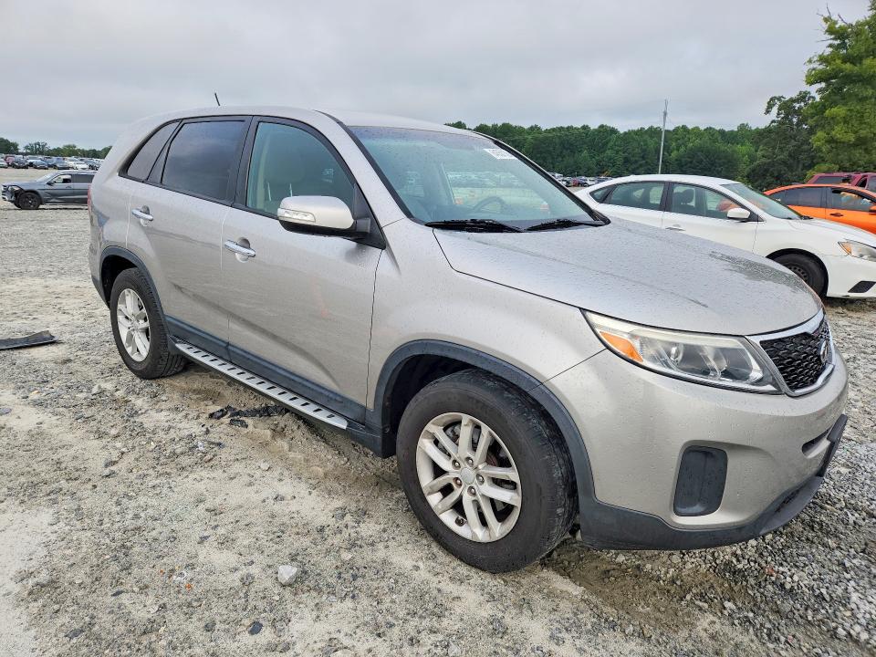 Photo 4 from auction – 2014 KIA SORENTO with VIN 5XYKT3A68EG524471