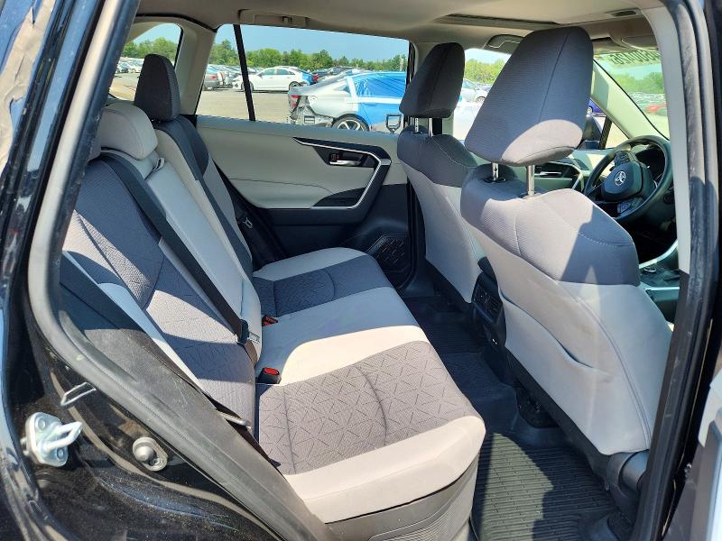 Photo 10 from auction – 2021 TOYOTA RAV4 with VIN JTMRWRFV9MD122898