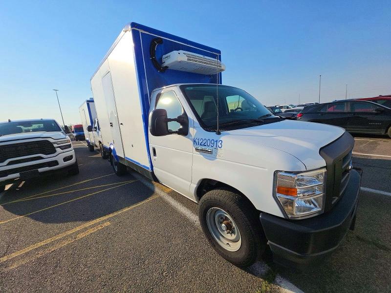FORD ECONOLINE 2023 with VIN 1FDWE3FK9PDD08532 - Photo from auction