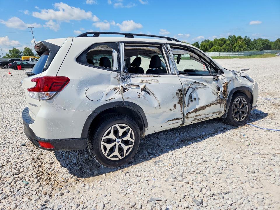 Снимка 3 от търг – 2022 SUBARU FORESTER с VIN JF2SKAEC5NH404479