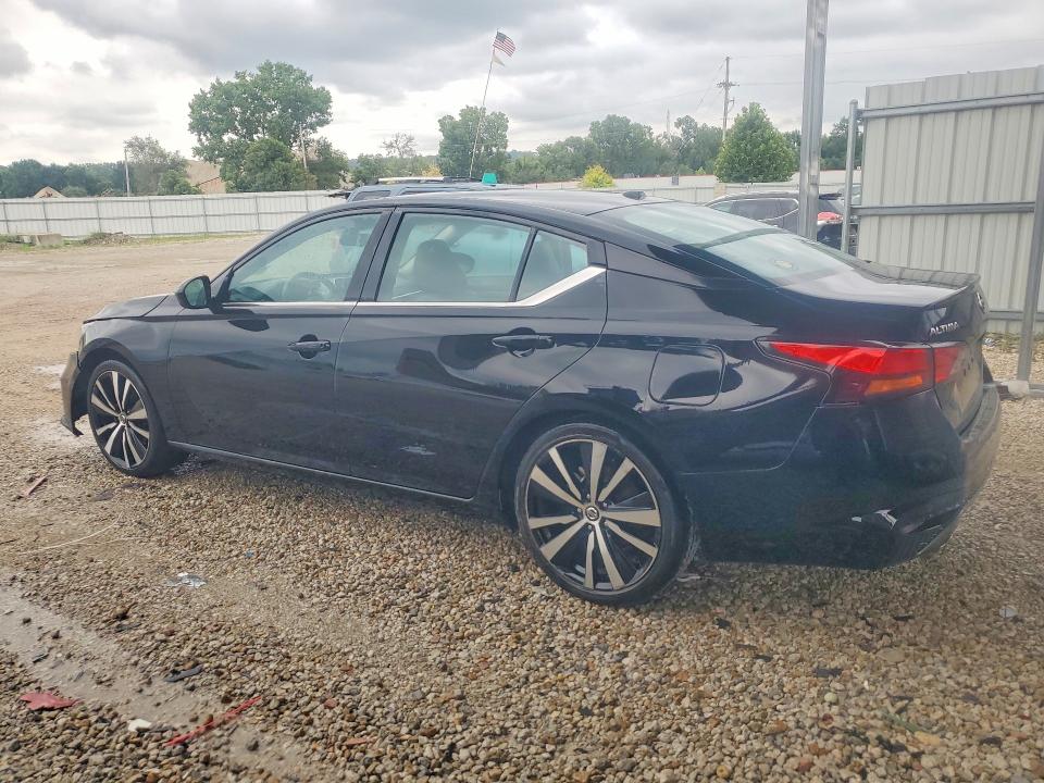Photo 2 from auction – 2021 NISSAN ALTIMA with VIN 1N4BL4CV2MN365681