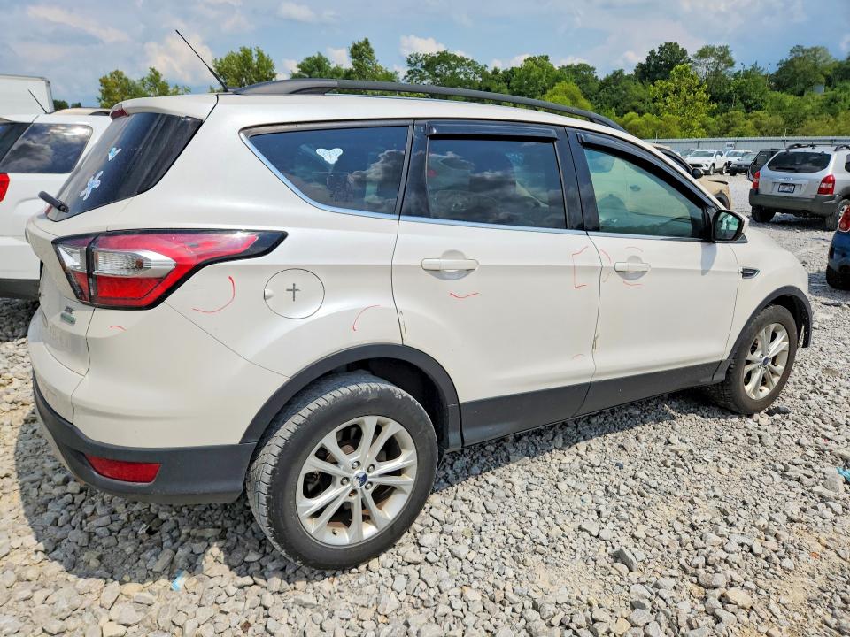 Photo 3 from auction – 2017 FORD ESCAPE with VIN 1FMCU0GD5HUC08742