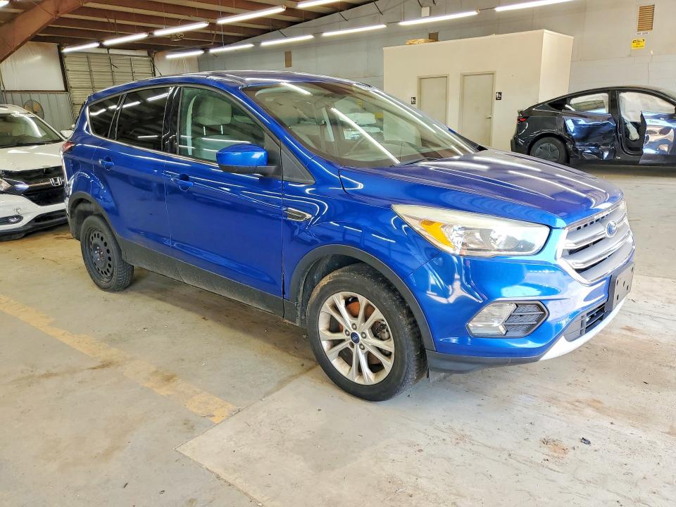 Photo 4 from auction – 2017 FORD ESCAPE with VIN 1FMCU9GD8HUC20050