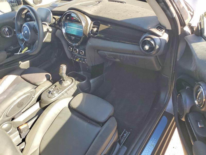 Photo 8 from auction – 2024 MINI COOPER with VIN WMW13DJ02R2V88533