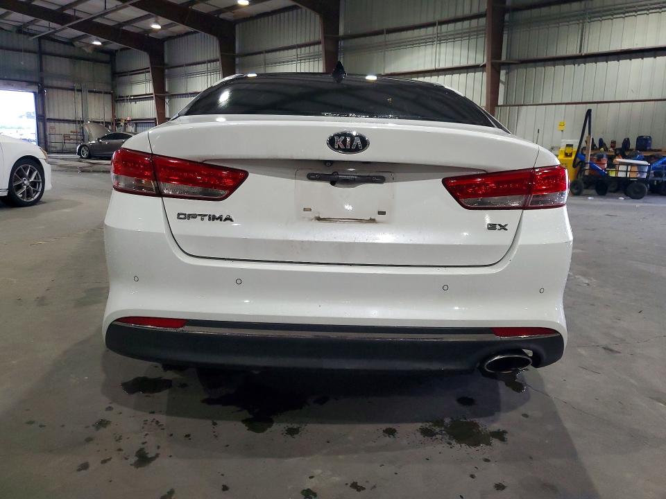 Photo 6 from auction – 2016 KIA OPTIMA with VIN 5XXGU4L30GG047621