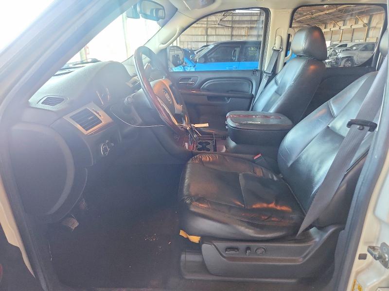 Photo 7 from auction – 2010 CADILLAC ESCALADE with VIN 1GYUKHEF2AR135558