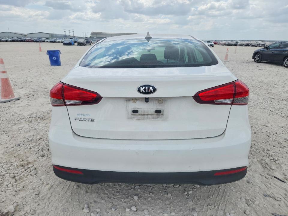 Photo 6 from auction – 2018 KIA FORTE with VIN 3KPFK4A7XJE239328