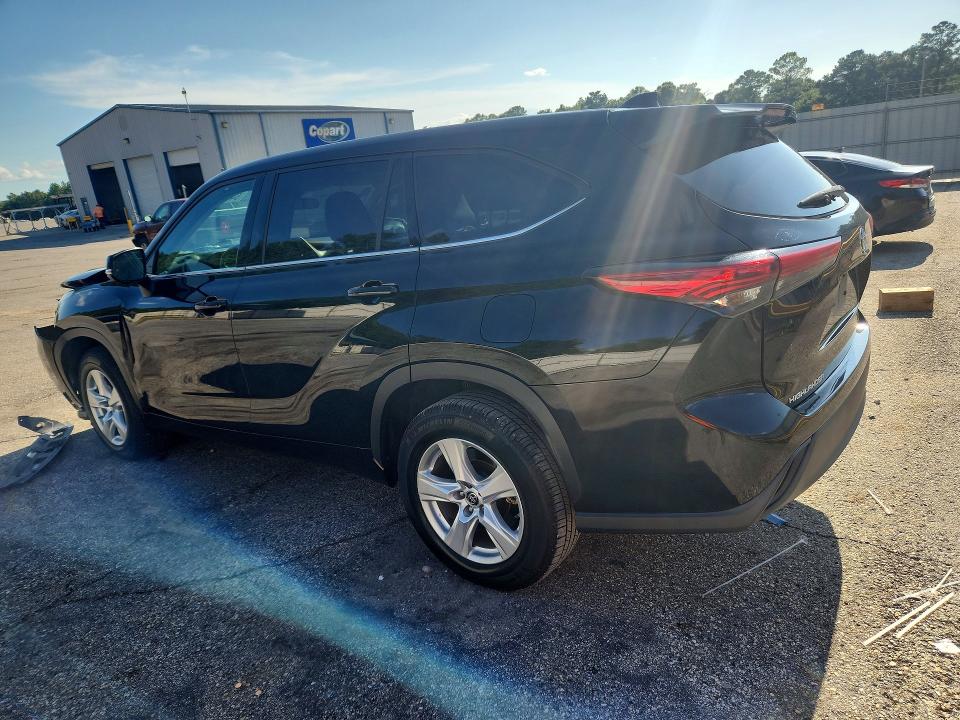 Photo 2 from auction – 2021 TOYOTA HIGHLANDER with VIN 5TDZZRAH9MS073537