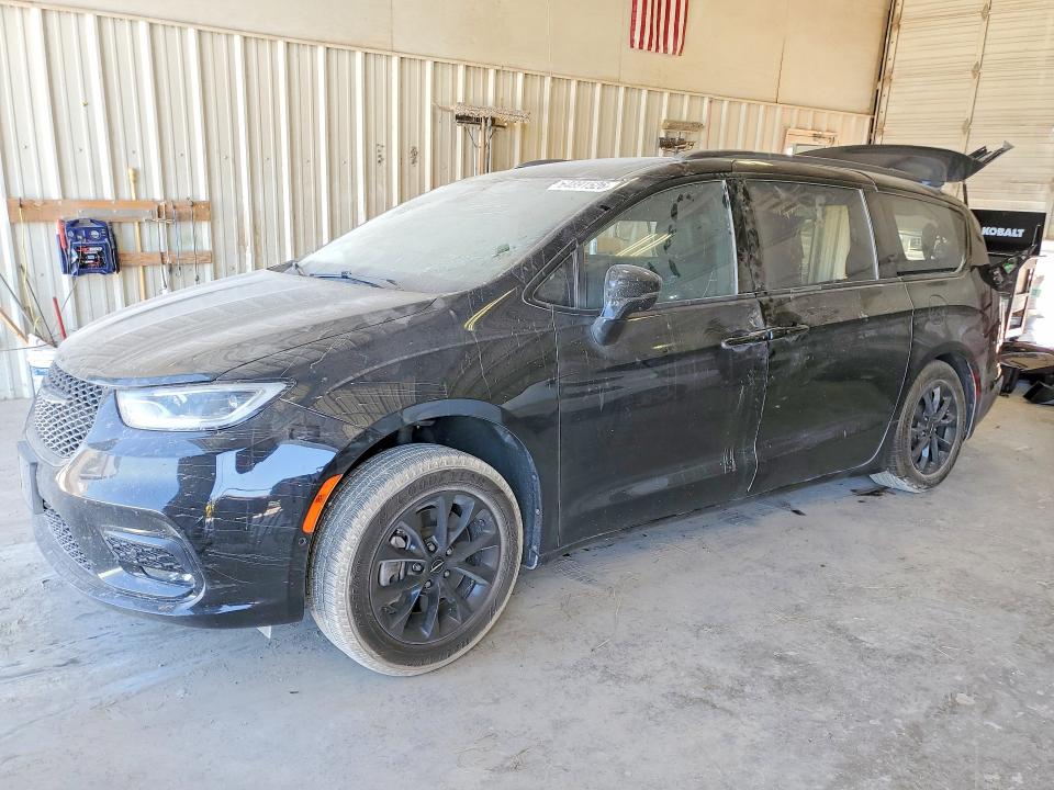 CHRYSLER PACIFICA 2021 with VIN 2C4RC3GGXMR581666 - Photo from auction