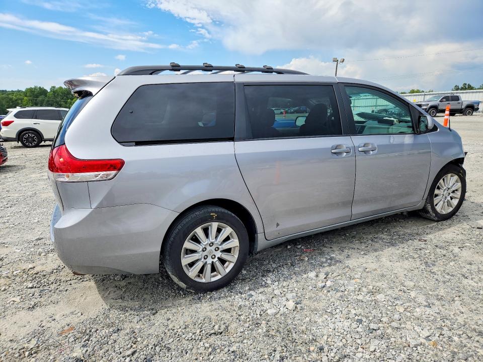 Photo 3 from auction – 2011 TOYOTA SIENNA with VIN 5TDJK3DC9BS003967
