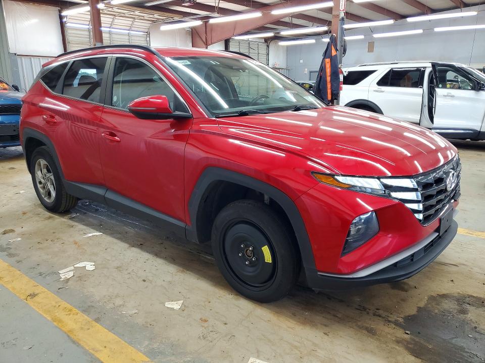 Photo 4 from auction – 2023 HYUNDAI TUCSON with VIN 5NMJBCAE5PH217631
