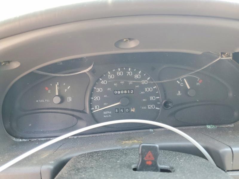 Photo 9 from auction – 2002 FORD ESCORT with VIN 3FAFP13P02R214256