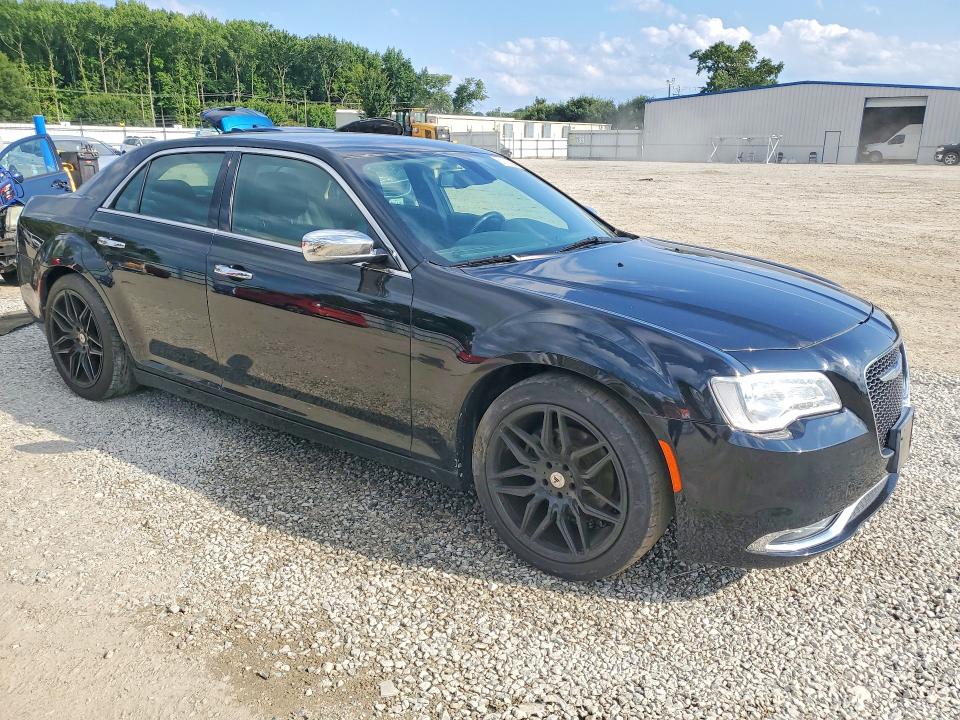 Снимка 4 от търг – 2018 CHRYSLER 300 LIMITE с VIN 2C3CCAEG7JH170308