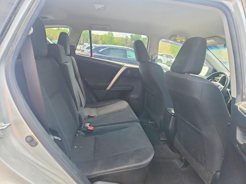 Photo 11 from auction – 2015 TOYOTA RAV4 with VIN JTMBFREV8FJ033864